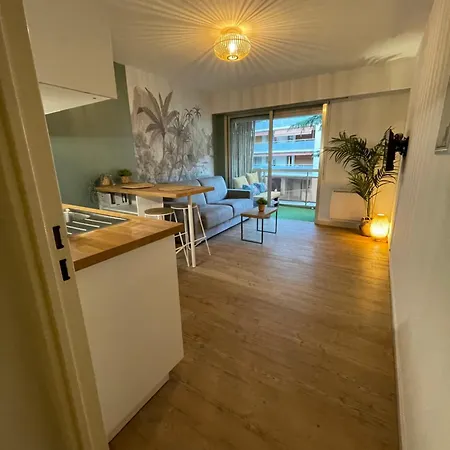 Carre D'or Juan Les Pins Apartment
