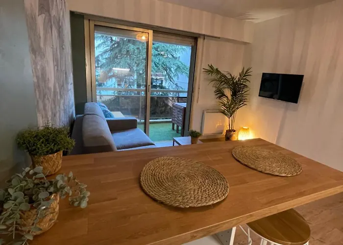 Апартаменти Carre D'or Juan Les Pins