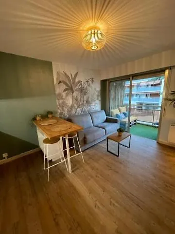 Carre D'or Juan Les Pins Апартаменти